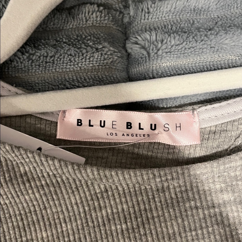 NWT Grey Ribbed tee - Picture 2 of 4